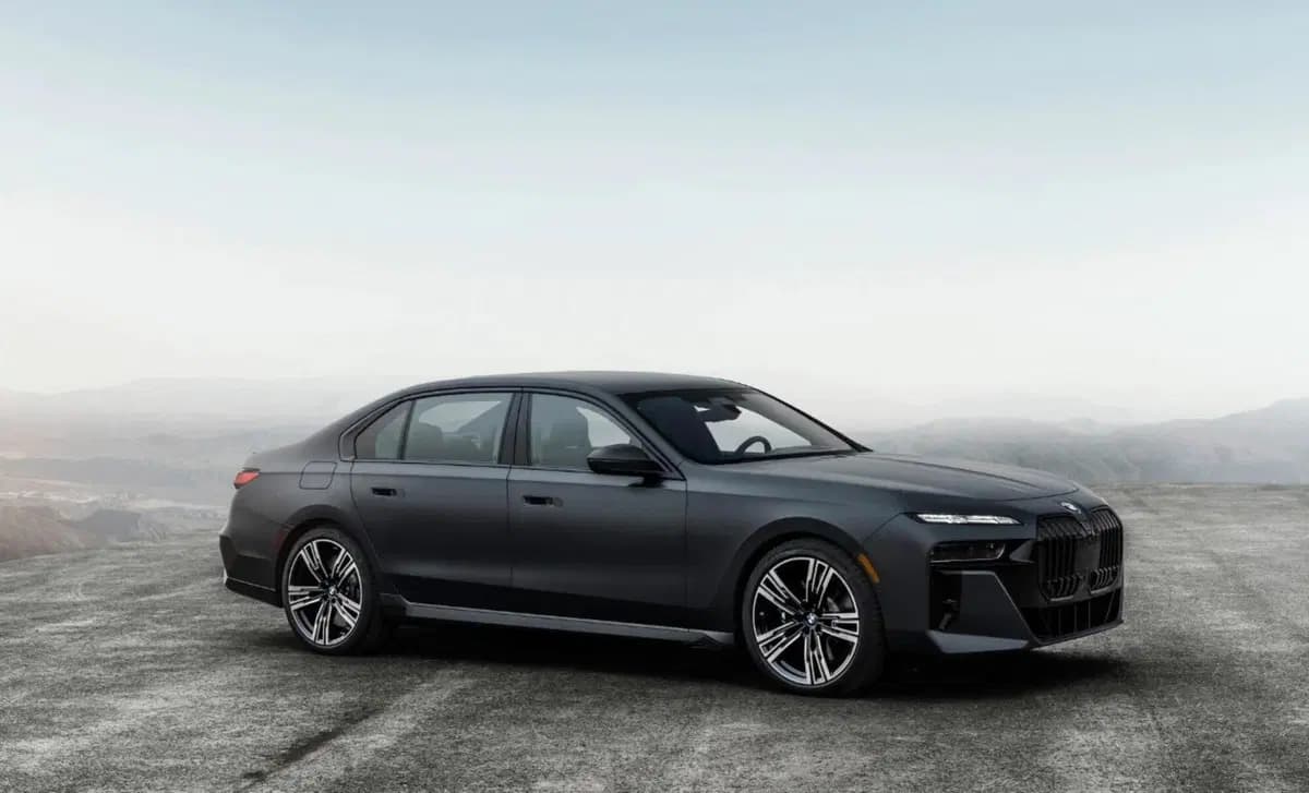 BMW i7