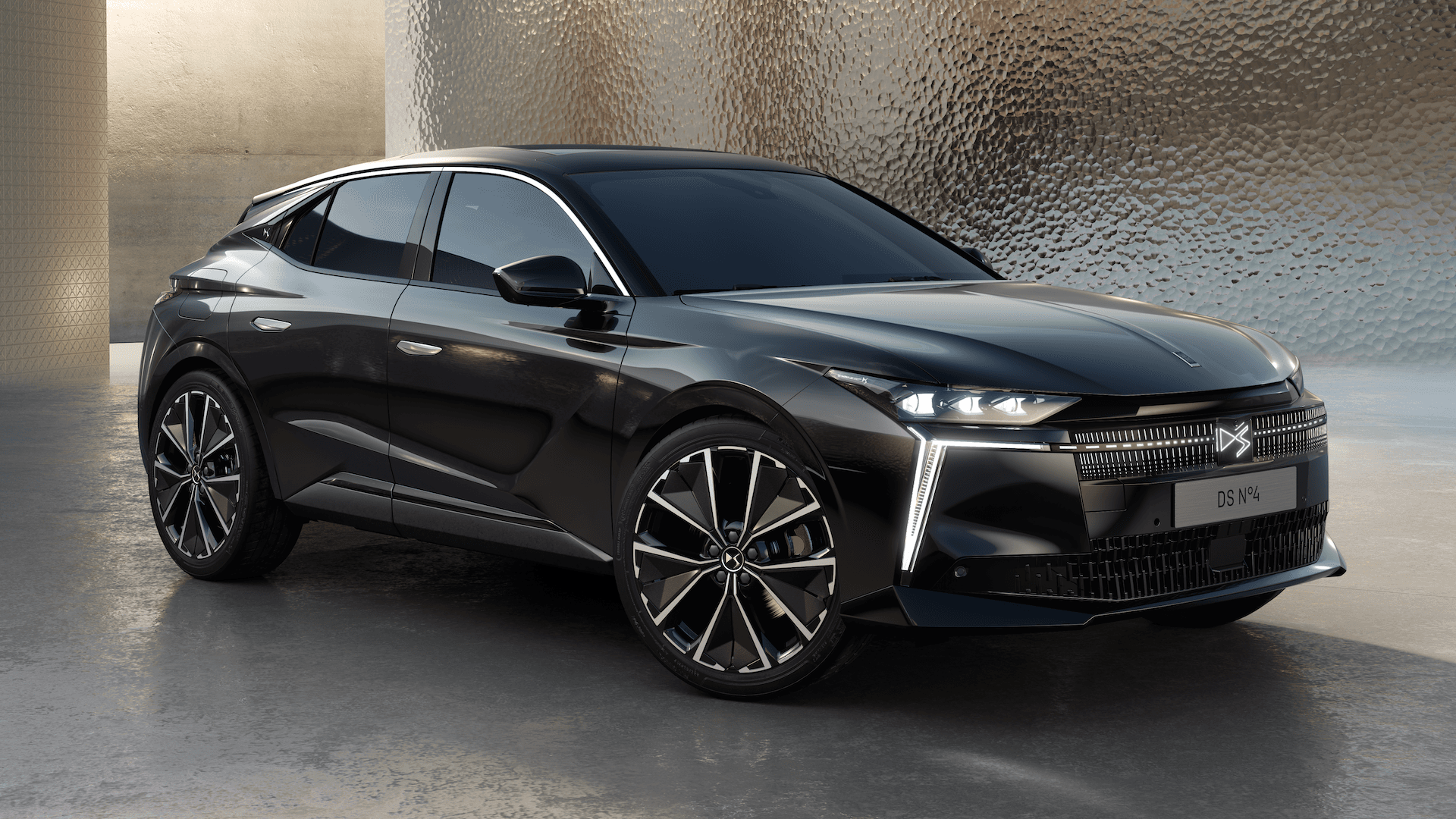 DS No 4 E-Tense